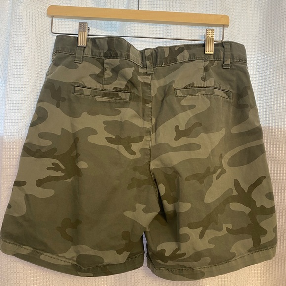 Gap Shorts - Picture 3 of 5